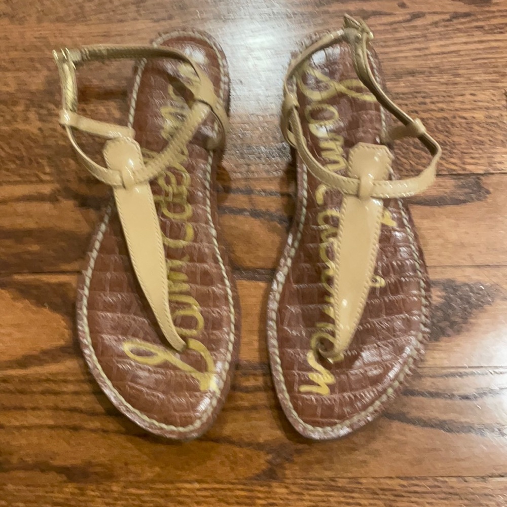 Sam Edelman T strap tan patent sandals